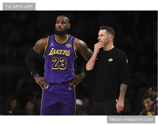 詹姆斯关键战高效输出，对比年轻核心显经验优势