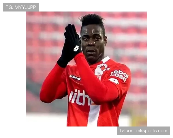 巴洛特利又在更衣室放烟花了？这人到底怎么花掉上亿欧元的